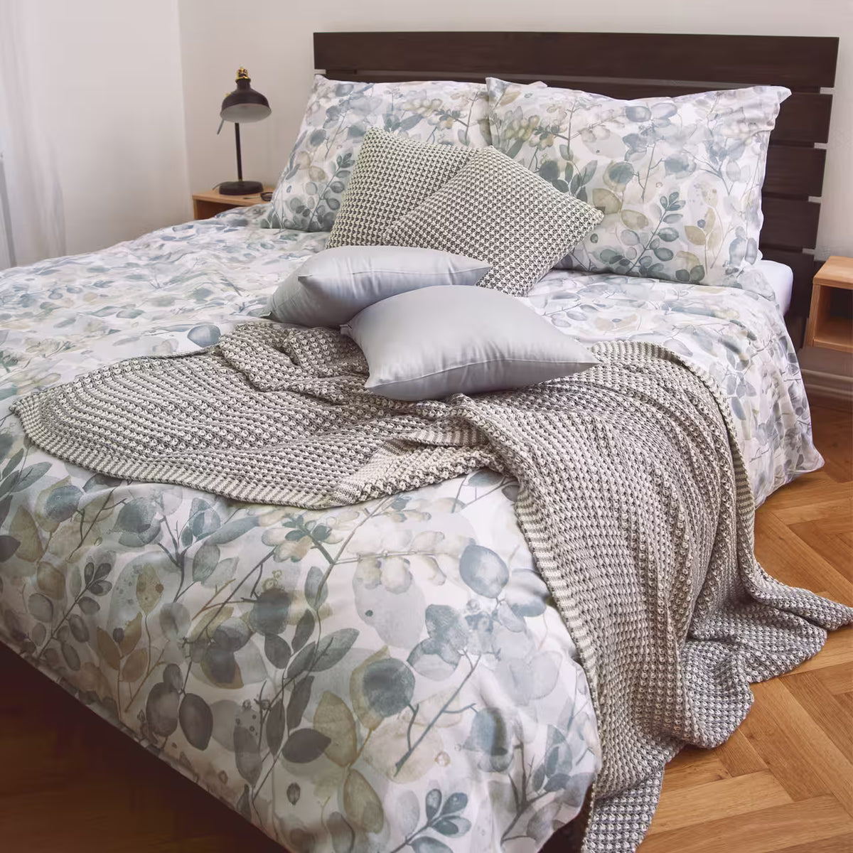 Obliečky FLANEL botanika biela sivá