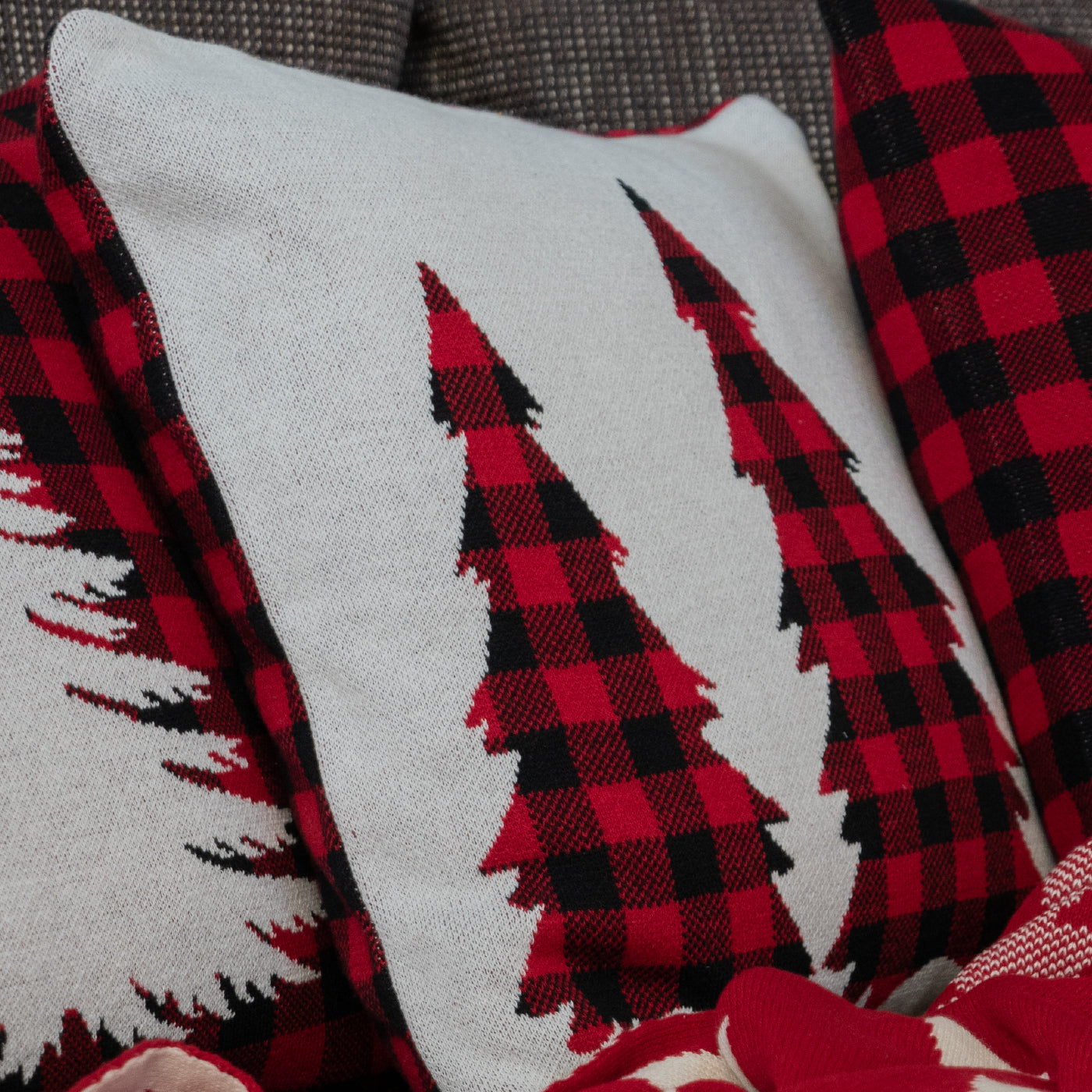 Dekoračný návlek pletený DESIGN stromy káro