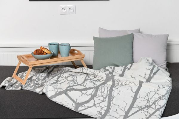 Deka VELURO FINO trees smotanová sivá