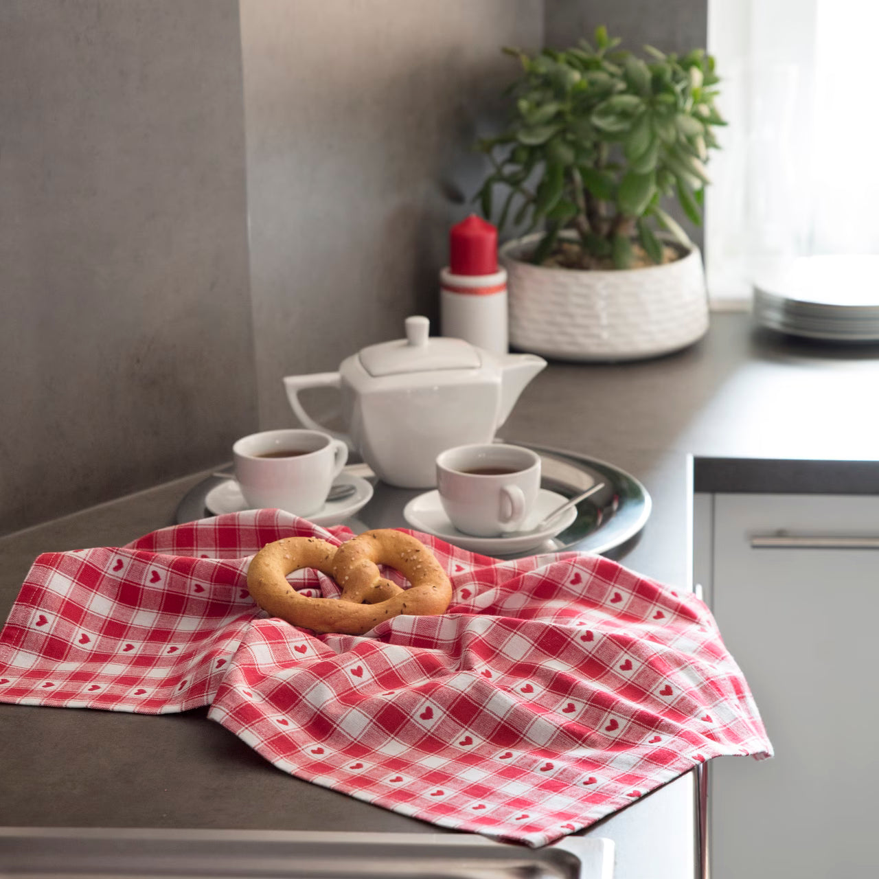 Utierka DESIGN + BOARD káro srdce červená