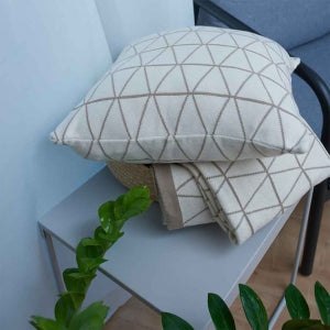 Deka pletená DESIGN geo smotanová béžová