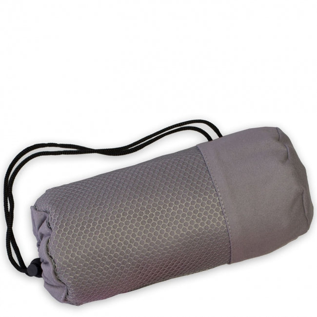 Rýchloschnúca osuška FITNESS BAG sivá