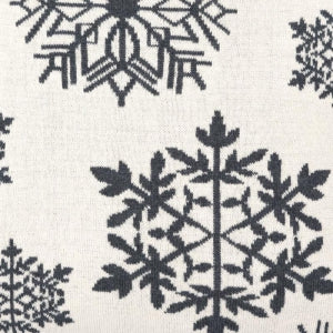 Dekoračný návlek pletený DESIGN vločky smotanová sivá