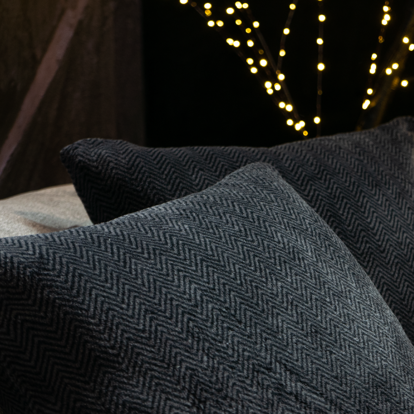 Dekoračný návlek ROYAL cik-cak tmavá sivá