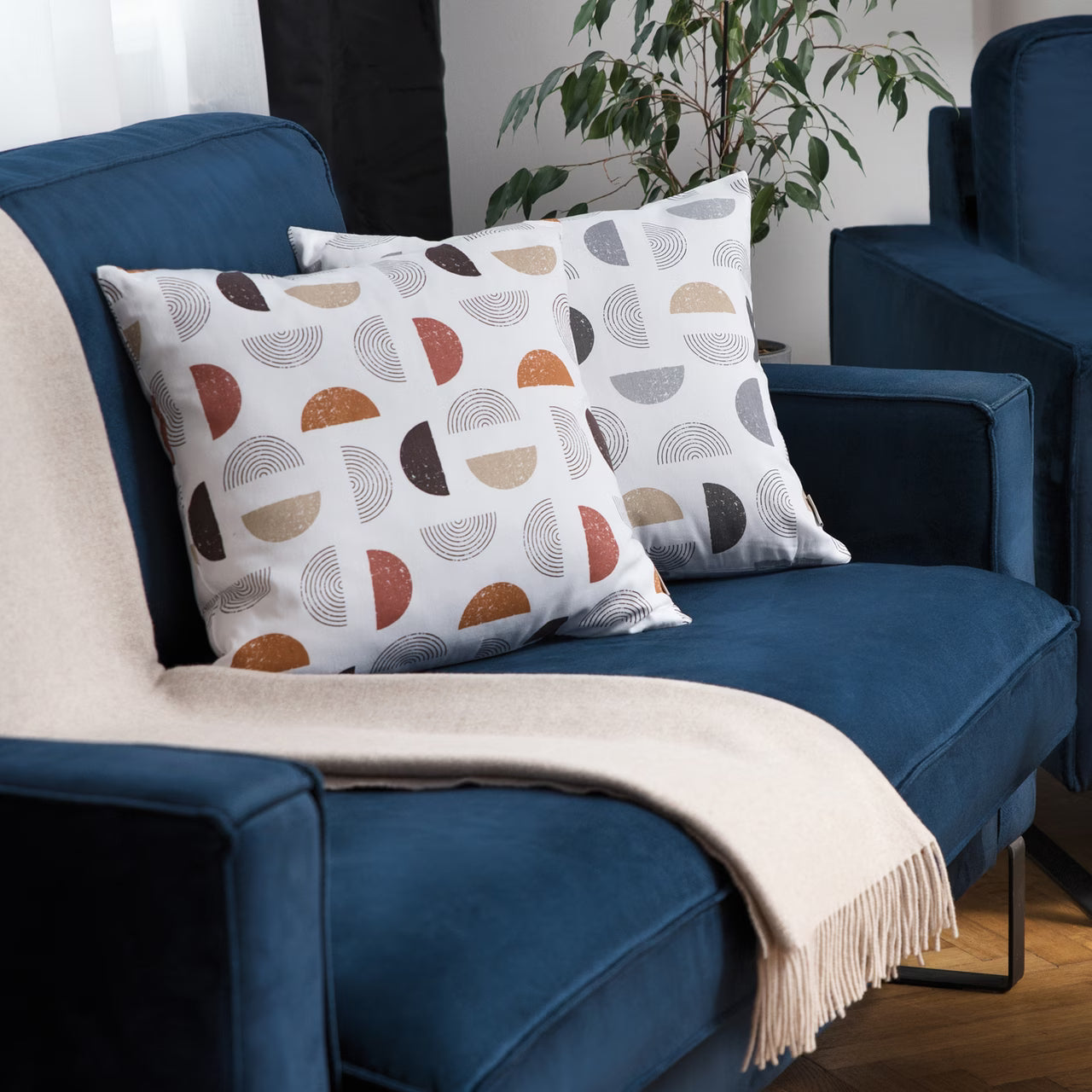 Dekoračný návlek DEKORO geo spiral biela sivá