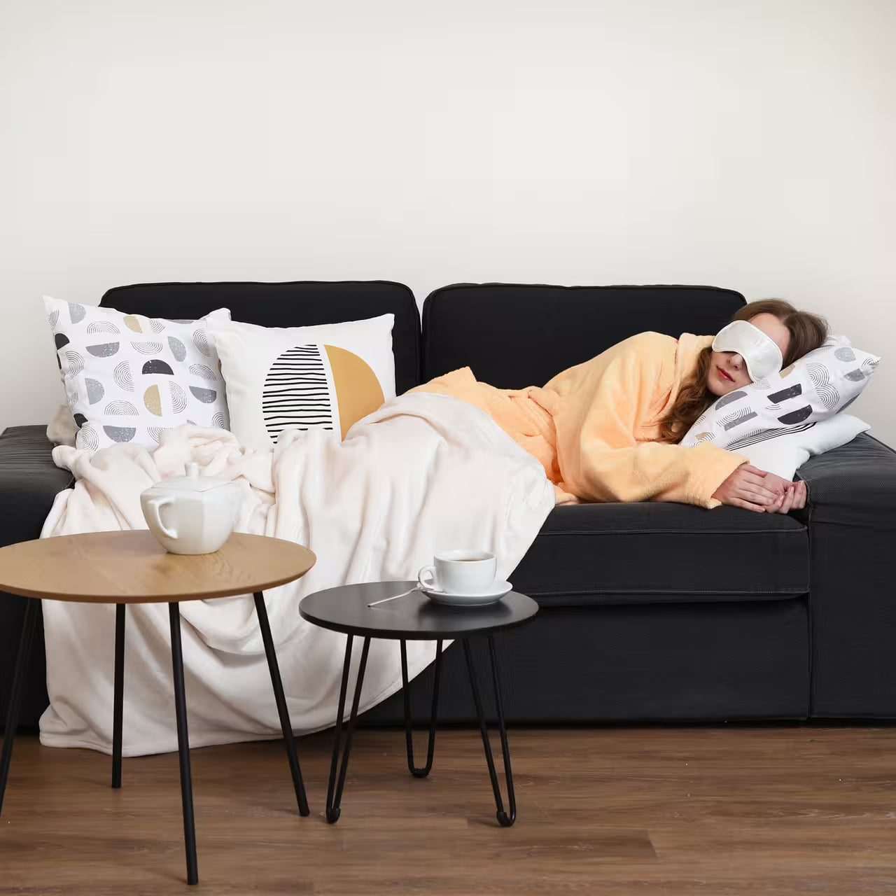 Dekoračný návlek DEKORO geo spiral biela sivá