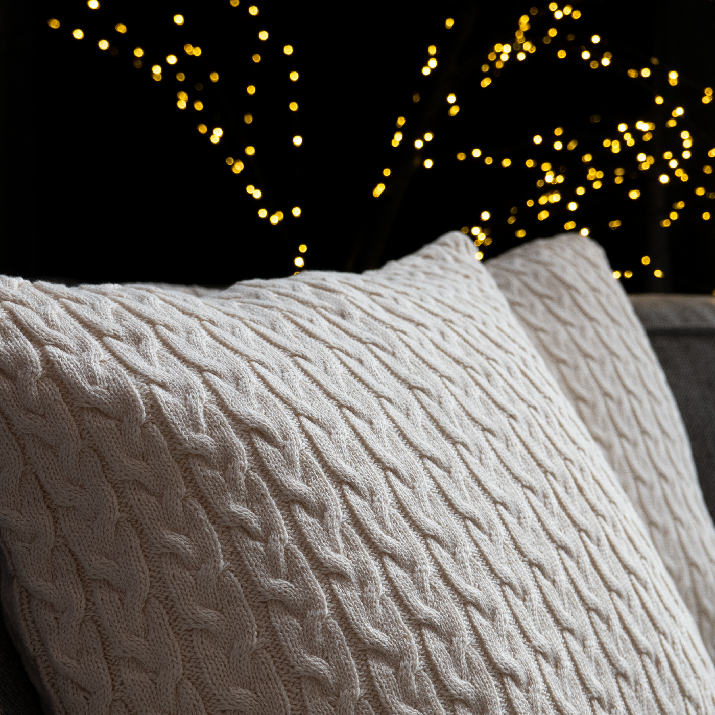 Dekoračný návlek IMPERIAL vrkôčiky smotanová