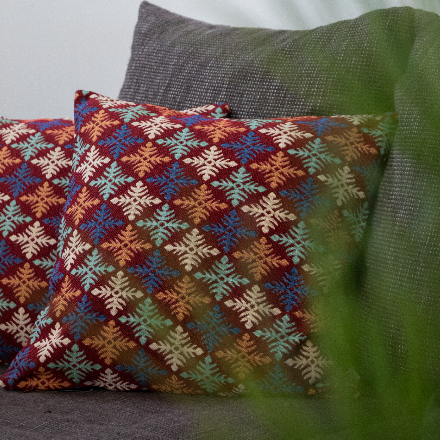 Dekoračný návlek MOTIV kosoštvorce vínová modrá