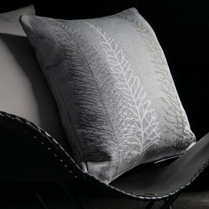 Dekoračný návlek MOTIV LUREX stromčeky strieborná