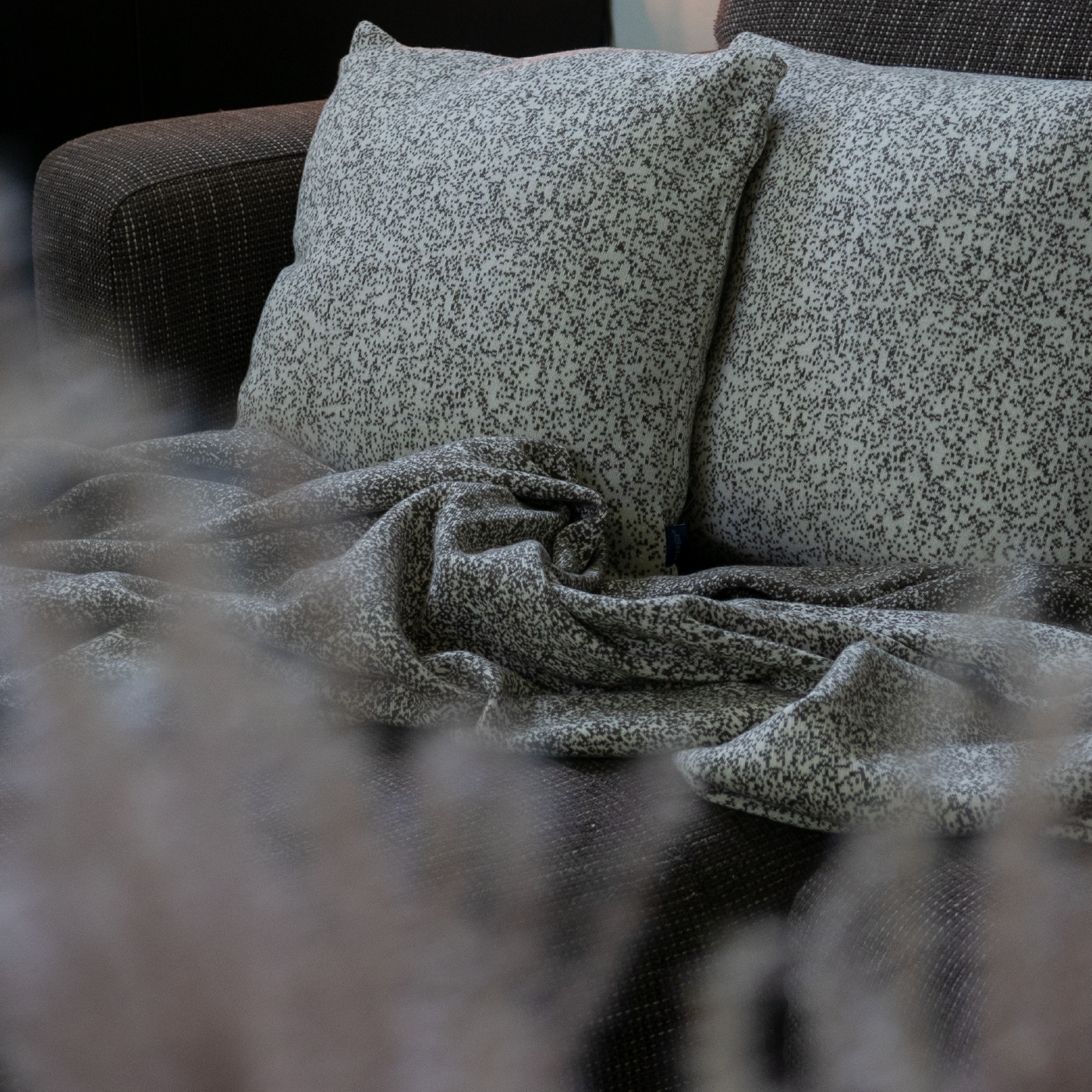 Deka pletená DESIGN ombre hneda