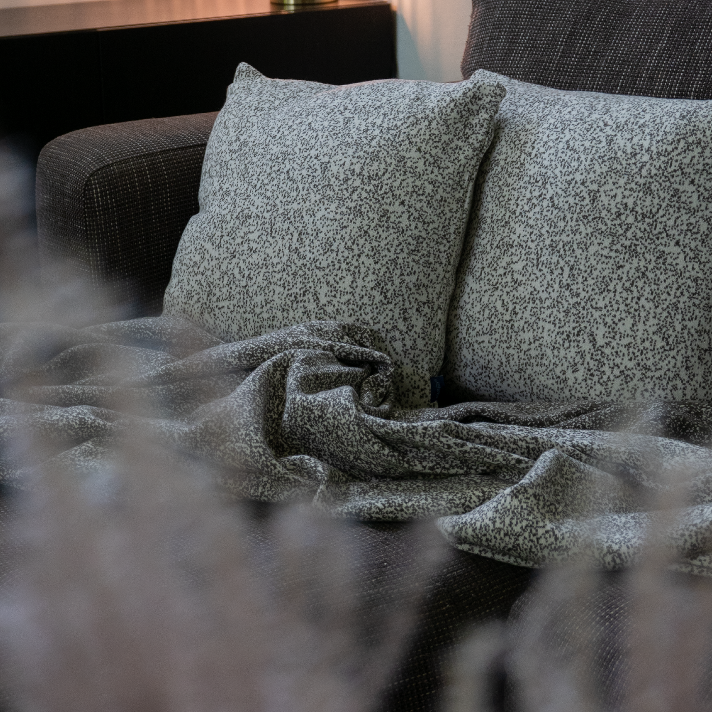 Dekoračný návlek pletený DESIGN ombre hnedá