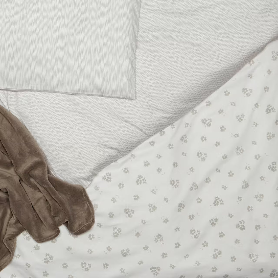 Obliečky SATÉN PLUS kvietky prúžky