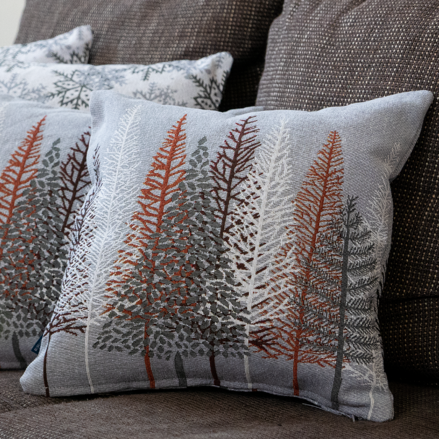 Dekoračný návlek MOTIV stromy sivá