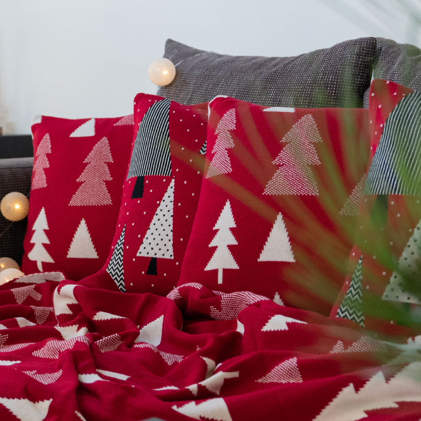 Deka pletená SUOMI stromčeky červená smotanová