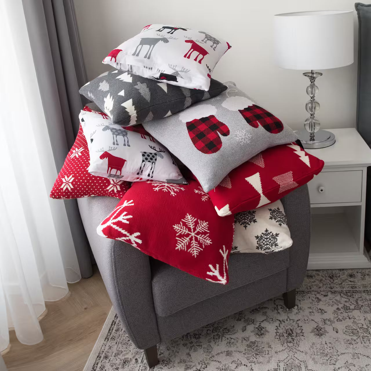 Dekoračný návlek pletený SUOMI vločky červená