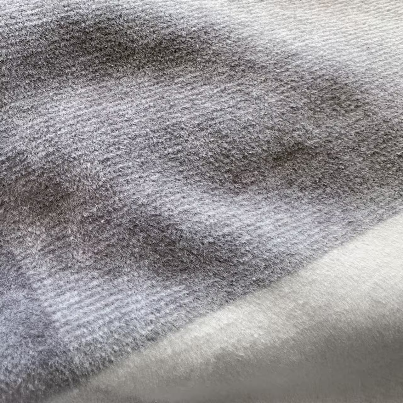 Deka VELURO trapezo sivá béžová