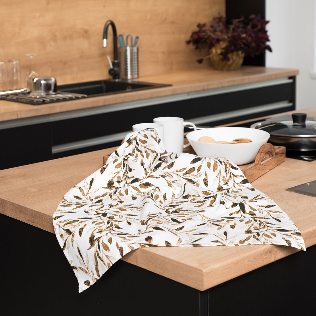 Utierka DEKORO vetvičky a listy biela hnedá