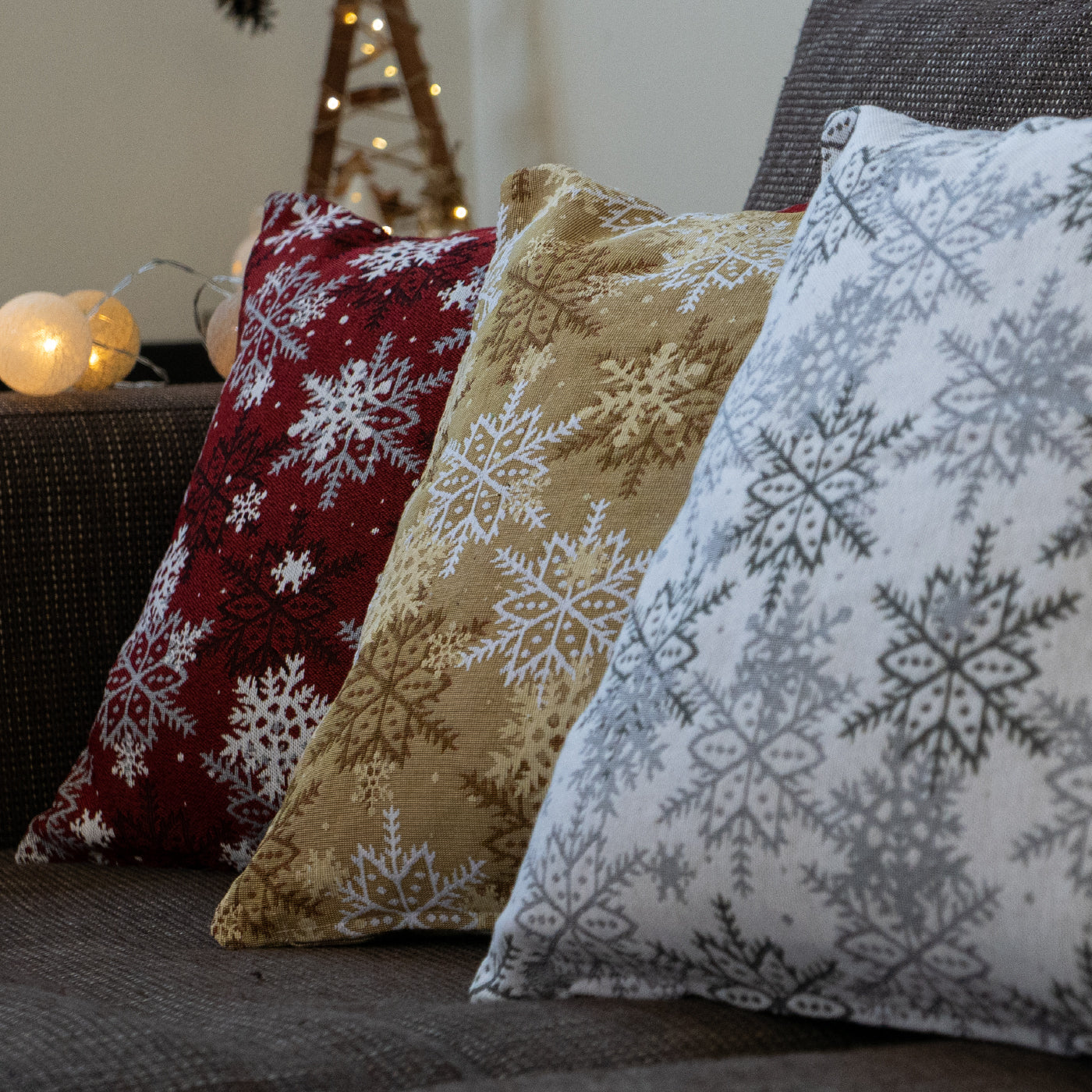 Dekoračný návlek MOTIV vločky béžová biela