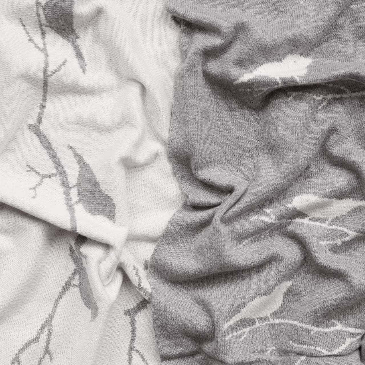 Deka pletená DESIGN vtáčiky sivá